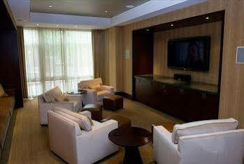 Weichert Suites At Wisconsin Place Chevy Chase Bagian luar foto