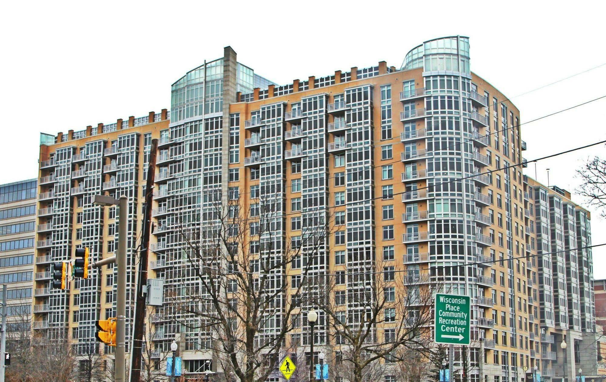 Weichert Suites At Wisconsin Place Chevy Chase Bagian luar foto
